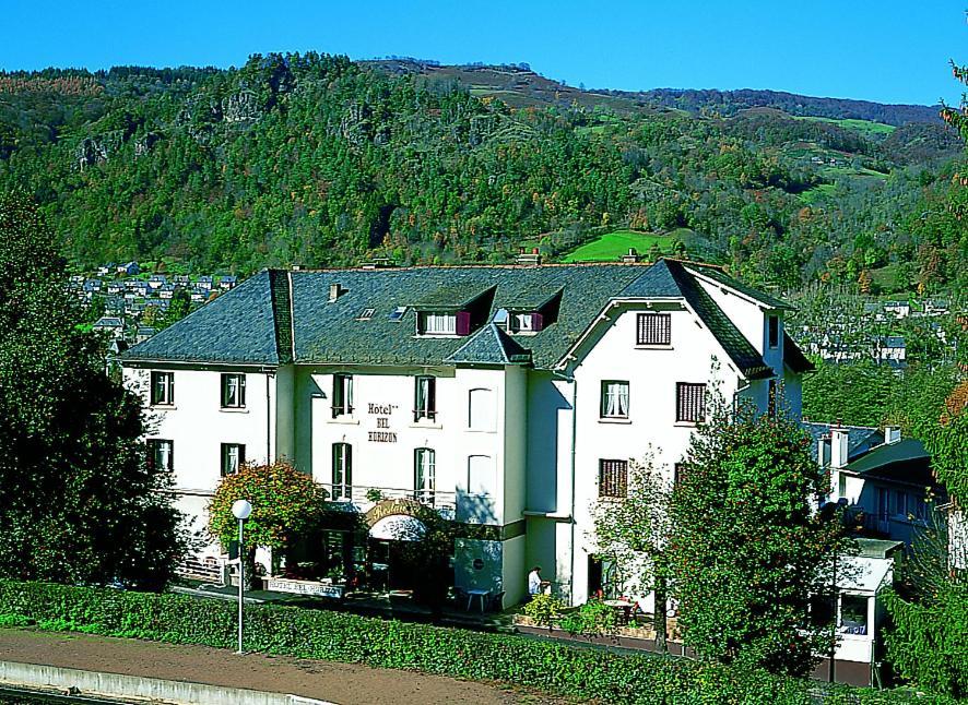 Logis Hotel Bel Horizon Vic-sur-Cère Exteriör bild